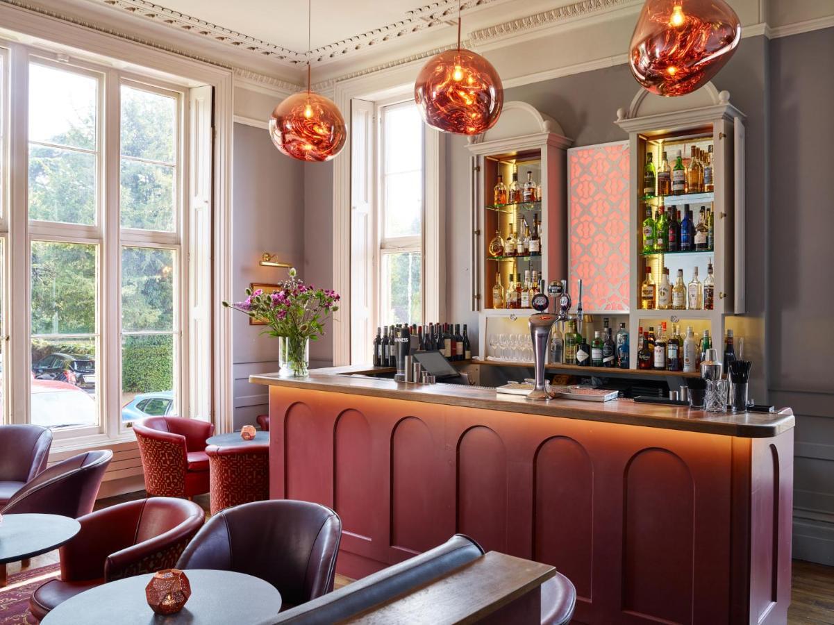 Bed and Breakfast Cotswold Grange Cheltenham Exterior foto The bar at the 2018 refurbished hotel